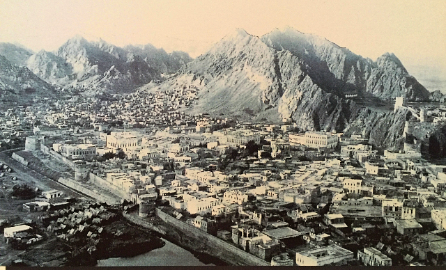 Muscat-in-1904